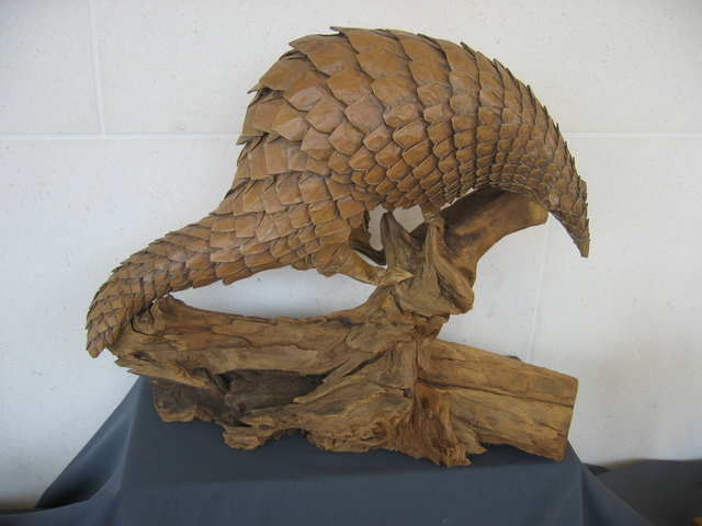 Pangolin (Eric Joisel) Happy Folding